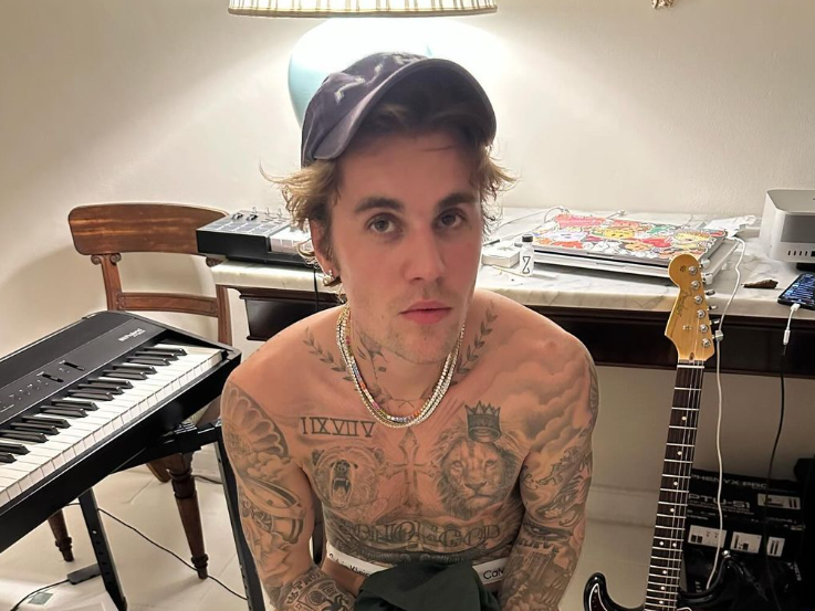Justin Bieber with piano Instagram photo