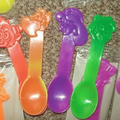KELLOGS COLOUR CHANGING SPOONS