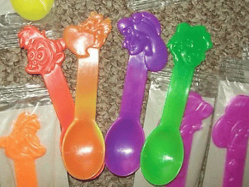 KELLOGS COLOUR CHANGING SPOONS