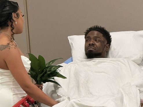 Kapri DeRamus and Tyasia Thomas tie the knot in hospital