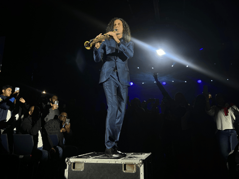 Kenny G performs amidst the fans at the Durban ICC