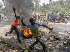 Kenya police chief bans 'illegal' opposition protests