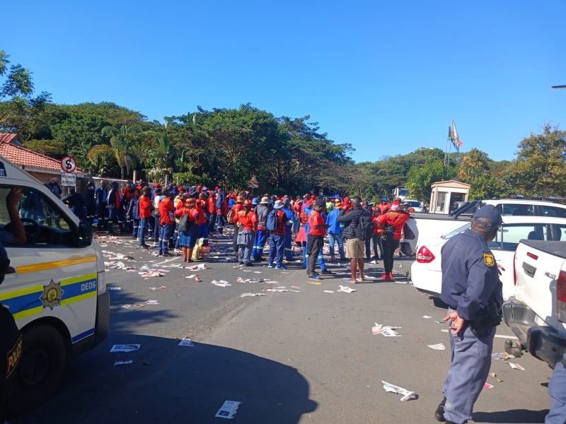 KwaDukuza Municipality workers resume strike