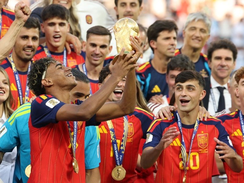 Spain teen Lamine Yamal lifts 2026 World Cup trophy