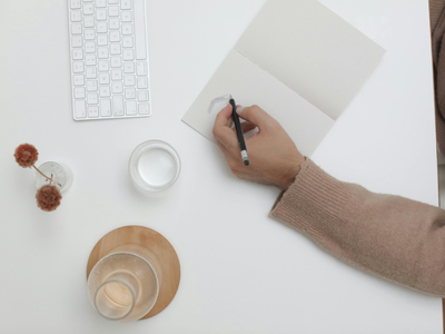 Happy Left-Handers Day! Are you a super leftie?