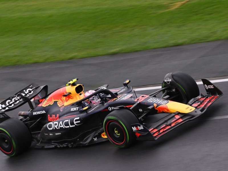 Liam Lawson in a Red Bull