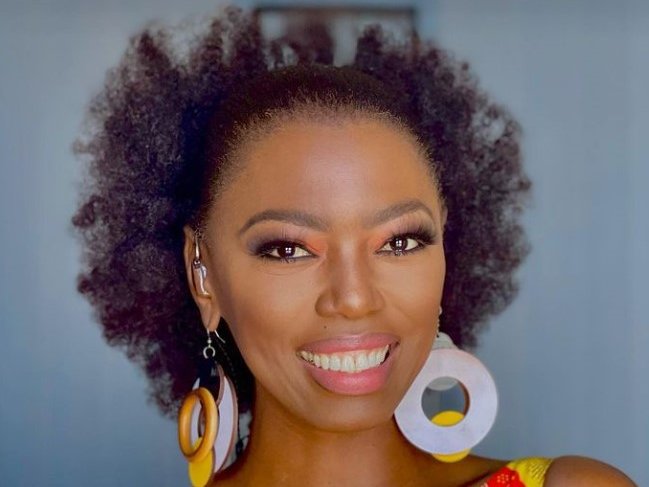 Singer Lira
