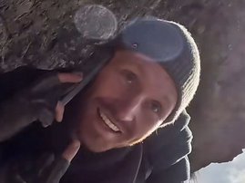 MOUNTAIN CLIMBER ANSWERS SPAMS CALL