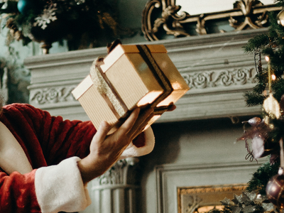 Toddler makes shocking discovery about her Xmas gift