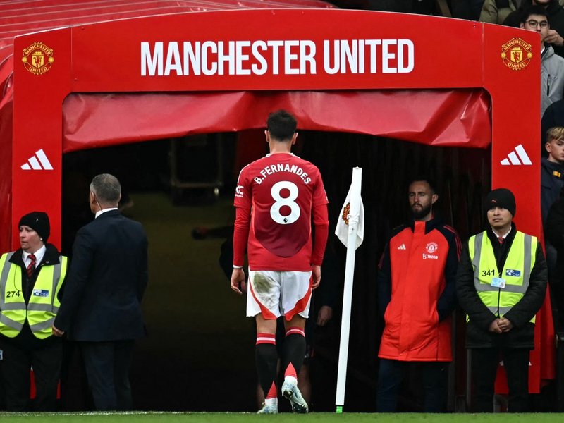 Manchester United captain Bruno Fernandes