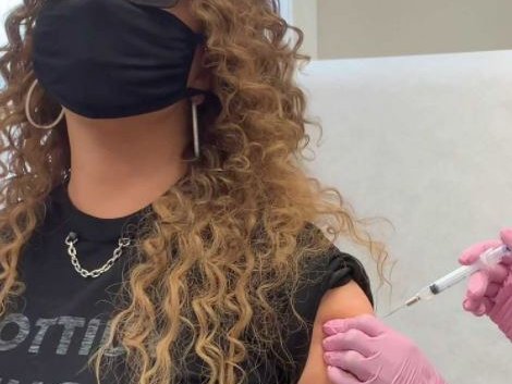 Mariah Carey getting vaccinated