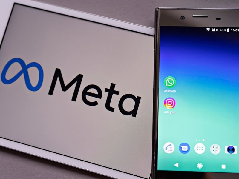 Meta logo with WhatsApp and Instagram icons