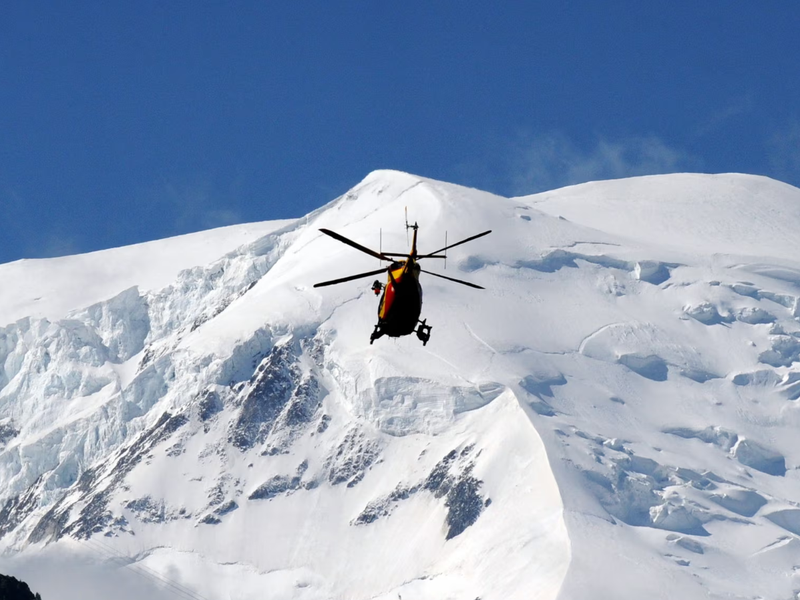 German mountaineers missing in French Alps after ice block topples