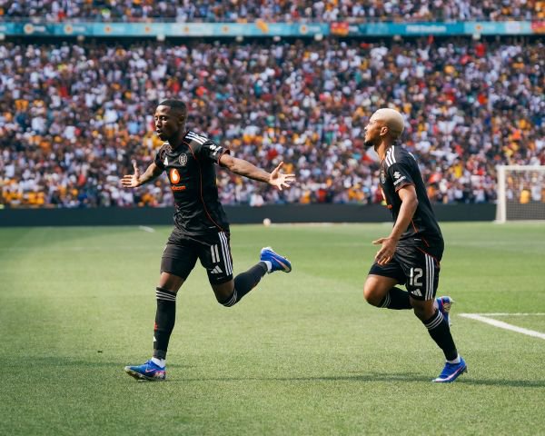 Pirates sink Chiefs to reclaim lead in South Africa