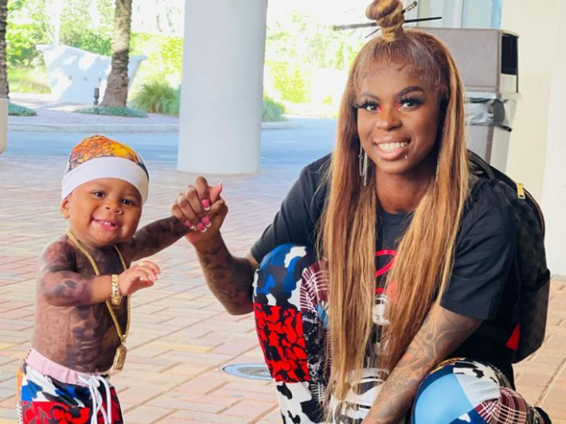 Mother and child with tattoos