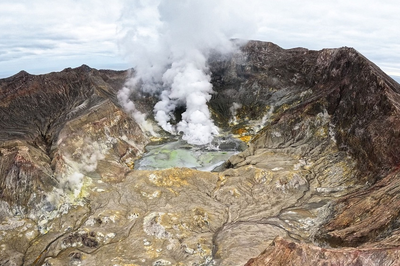 Volcanic eruption grounds flights in New Zealand