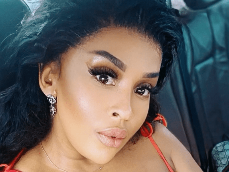 Nonku Williams car selfie
