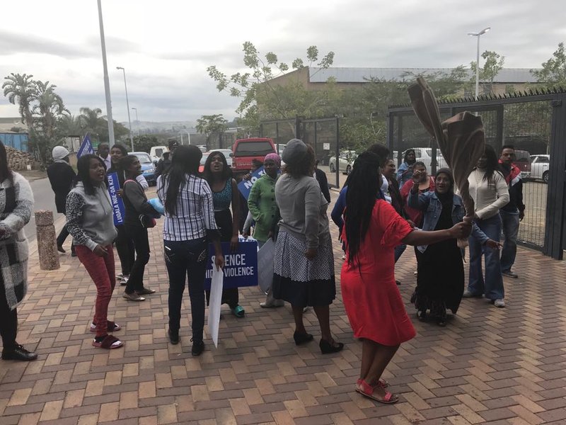 Verulam child rape crowd