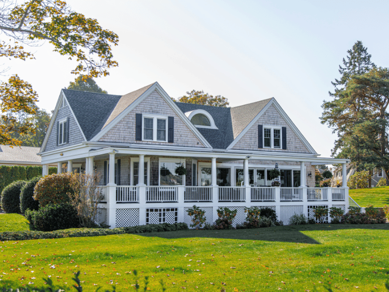 PHOTO OF A GREY HOUSE