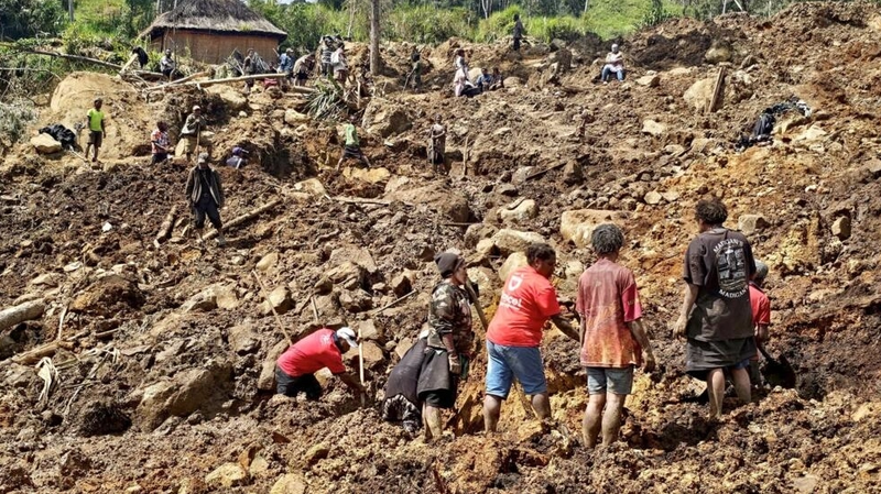 Body recovery 'called off' at Papua New Guinea landslide site