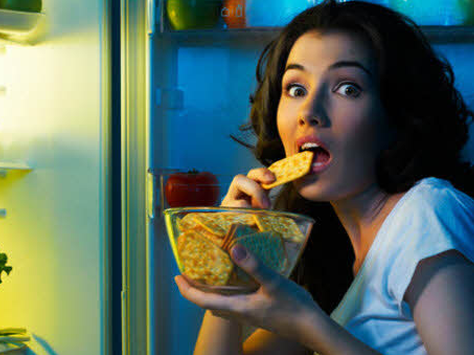 eating food at night