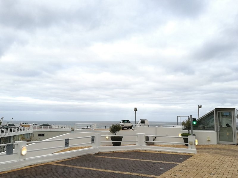 R1mil parking bay