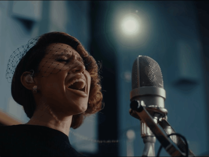 Raye performing Nightingale Lane live at Abbey Road Studios