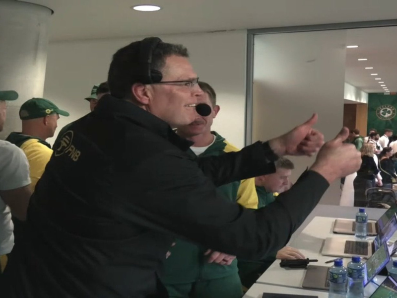 Rassie thumbs up