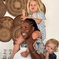 Laura Struik children with their nanny