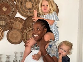 Laura Struik children with their nanny
