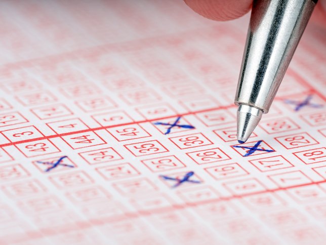 SELECTING NUMBERS ON LOTTO