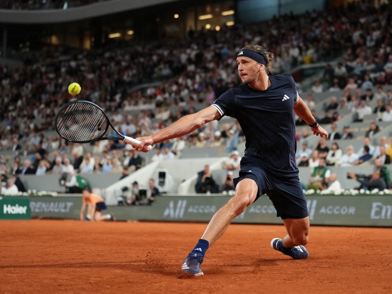 Alexander Zverev through to French Open 2026 semi-finals