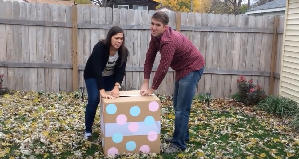 gender reveal couple