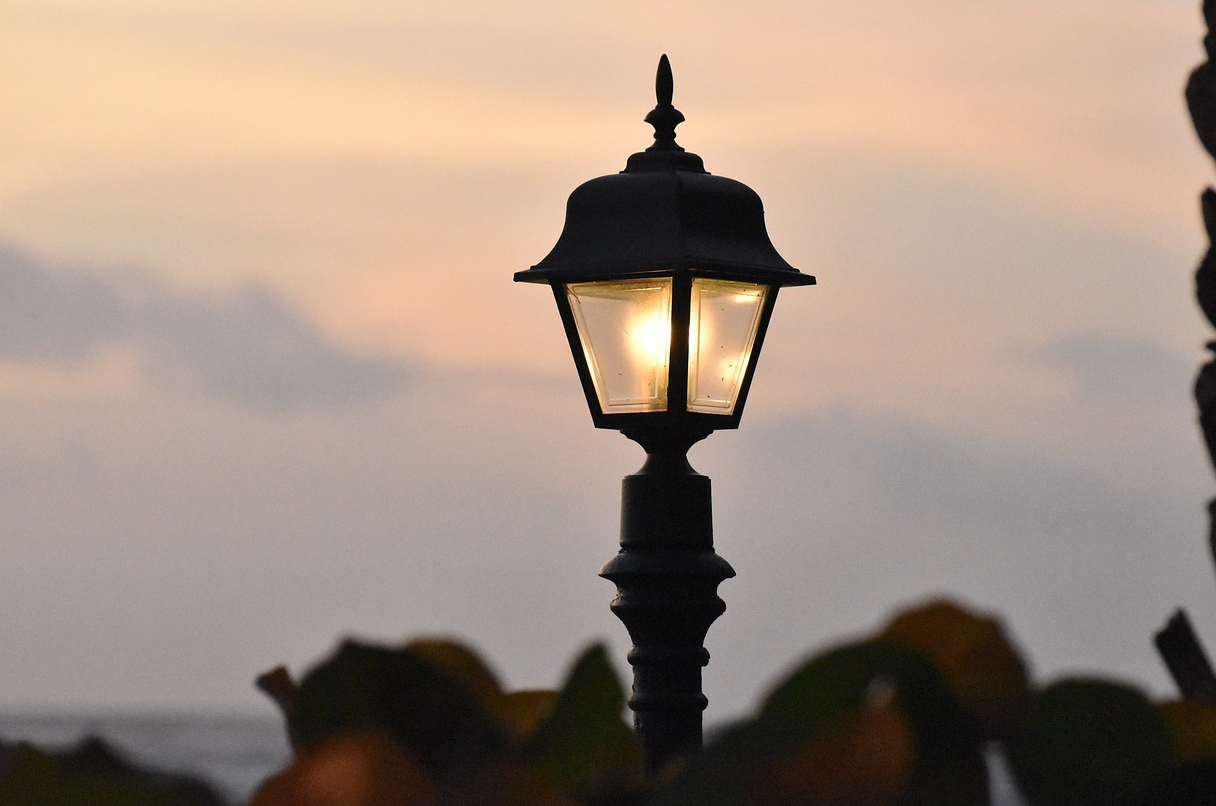 lamppost pixabay