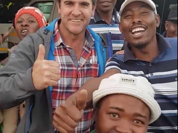 Taxi drivers come to a farmers rescue