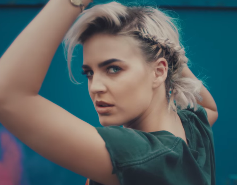 Anne Marie Takes Us Back To 2002 0964