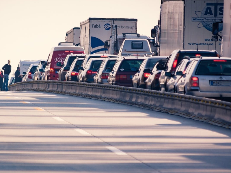 busy highway traffic pexel
