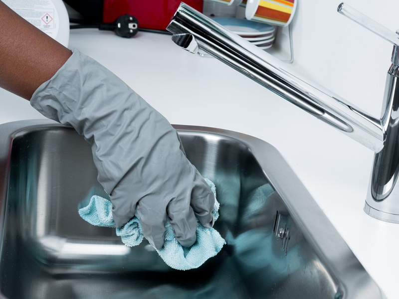 maid cleaning kitchen pexels