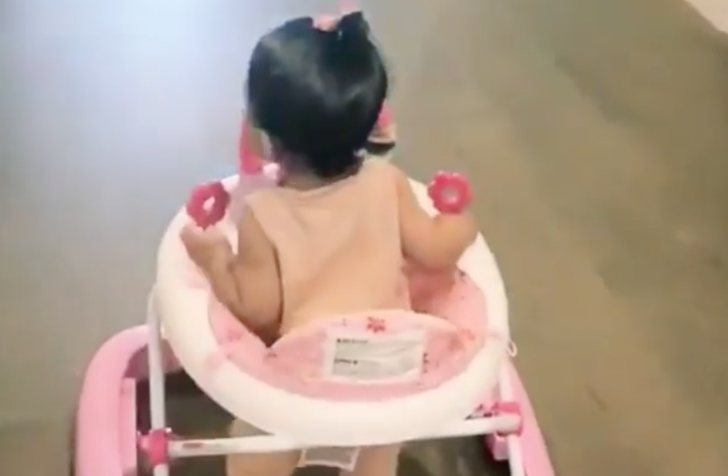 when can baby start using walking ring