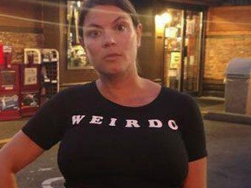 Pregnant woman asked to leave restaurant for showing off belly 1