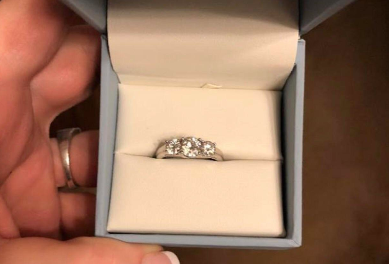 engagement ring shaming reddit