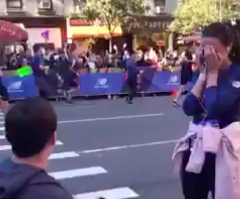 Man proposes to girlfriend during marathon