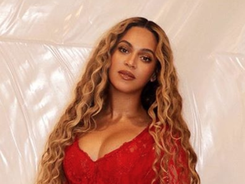 Beyonce on Valentine's Day / Instagram