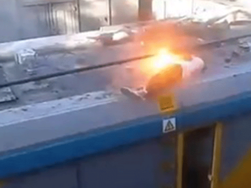 Train surfer electrocuted in Shallcross_1