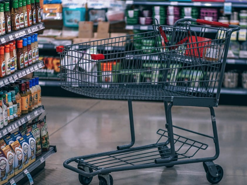 Supermarket trolley / Pexels