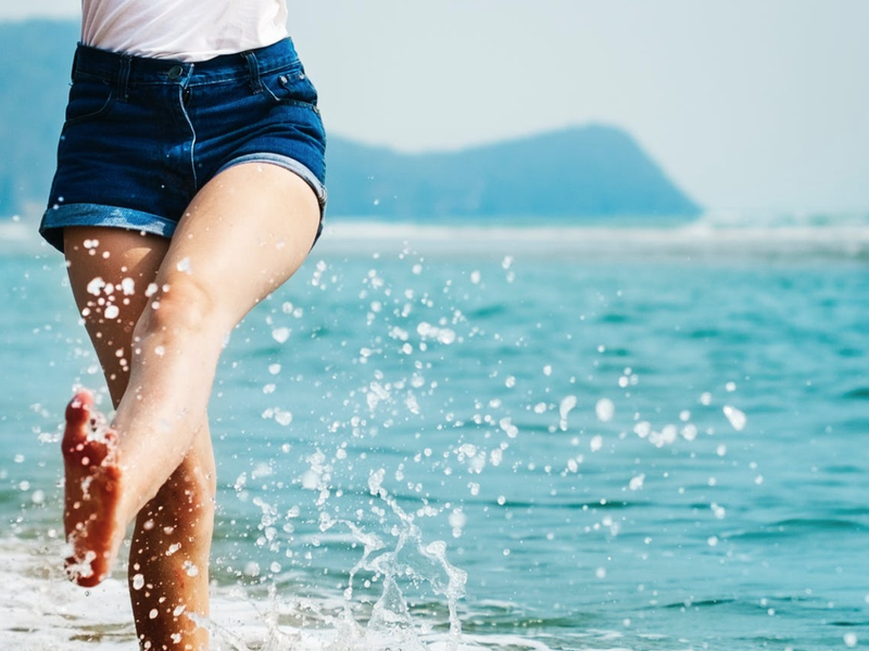 Solo traveler on holiday / Pexels