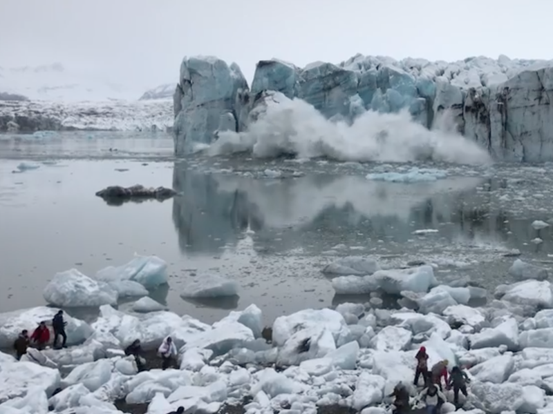 Glacier collapse