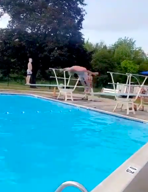 Gay Player diving