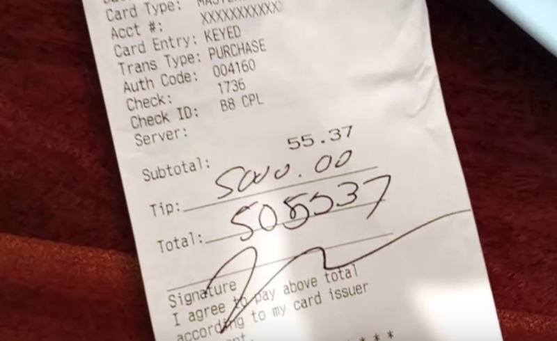 Woman tipped waitress $5,000 as revenge on boyfriend / YouTube