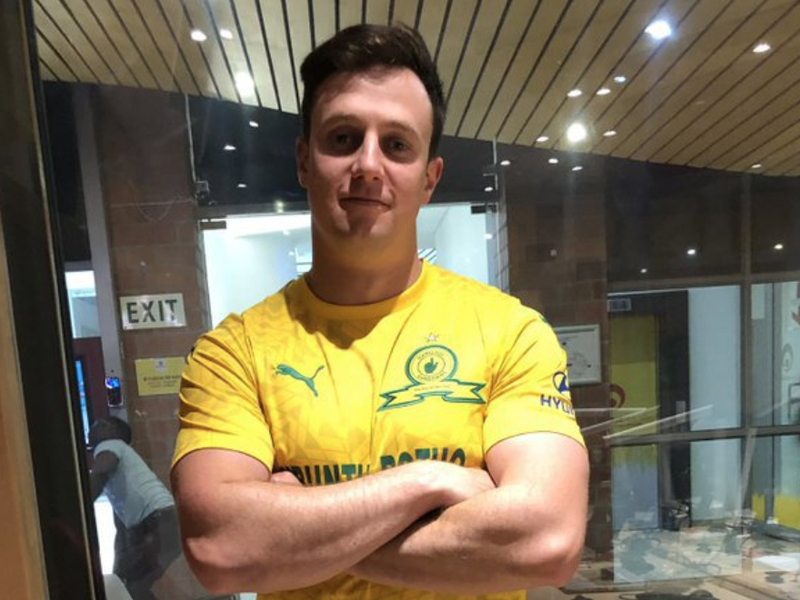 G-Dog in a sport jersey / Nobuntu Swartbooi